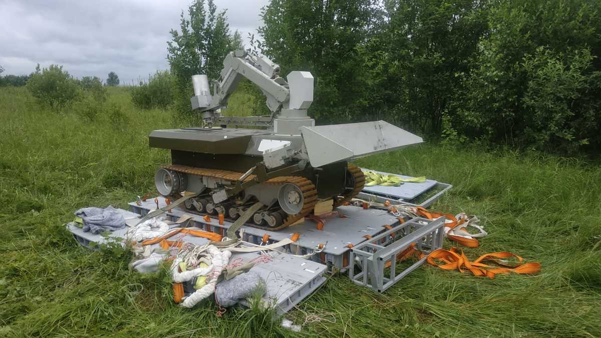 A robot from the SEZ Technopolis Moscow successfully passed the tests at the exercises of the Ministry of Emergency Situations