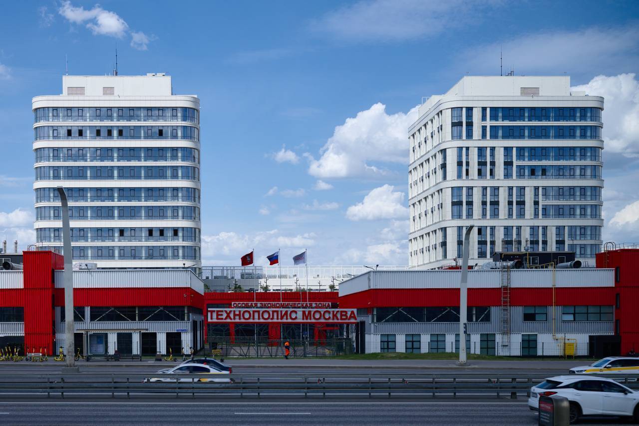 Office space and light production facilities are offered to tenants in the Rudnevo Industrial Park