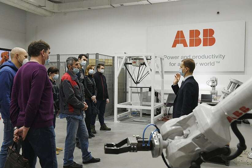 An open day was held at the Center for Industrial Robotics at the site of the SEZ Technopolis Moscow
