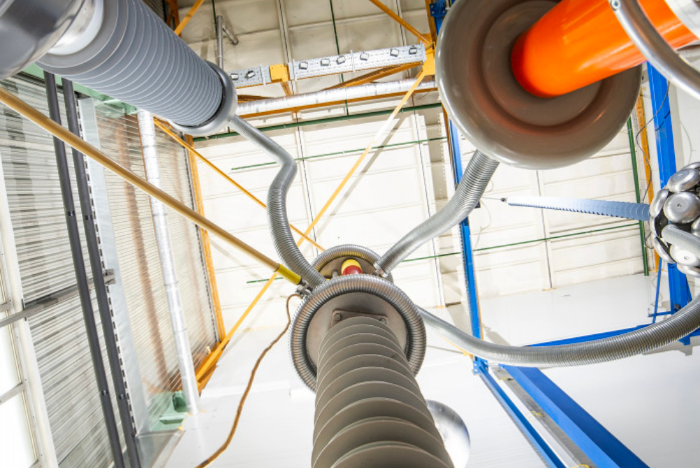 Installation for testing high-voltage equipment appeared in the SEZ of Moscow