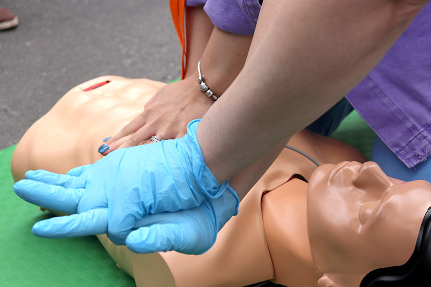 Resident of the SEZ Technopolis Moscow will teach schoolchildren the basics of first aid