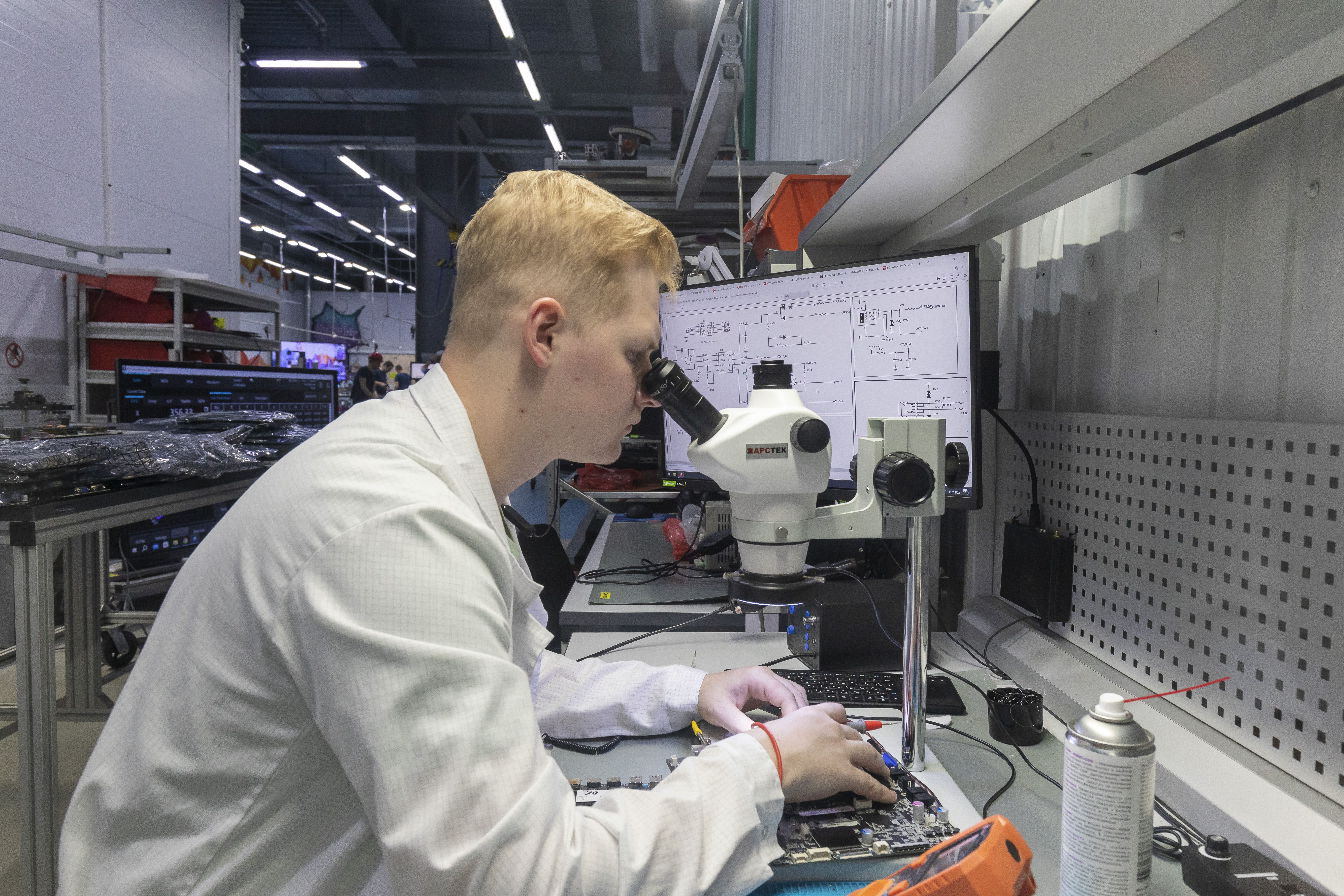 A resident of SEZ "Technopolis Moscow" manufactured a head unit for an electric vehicle