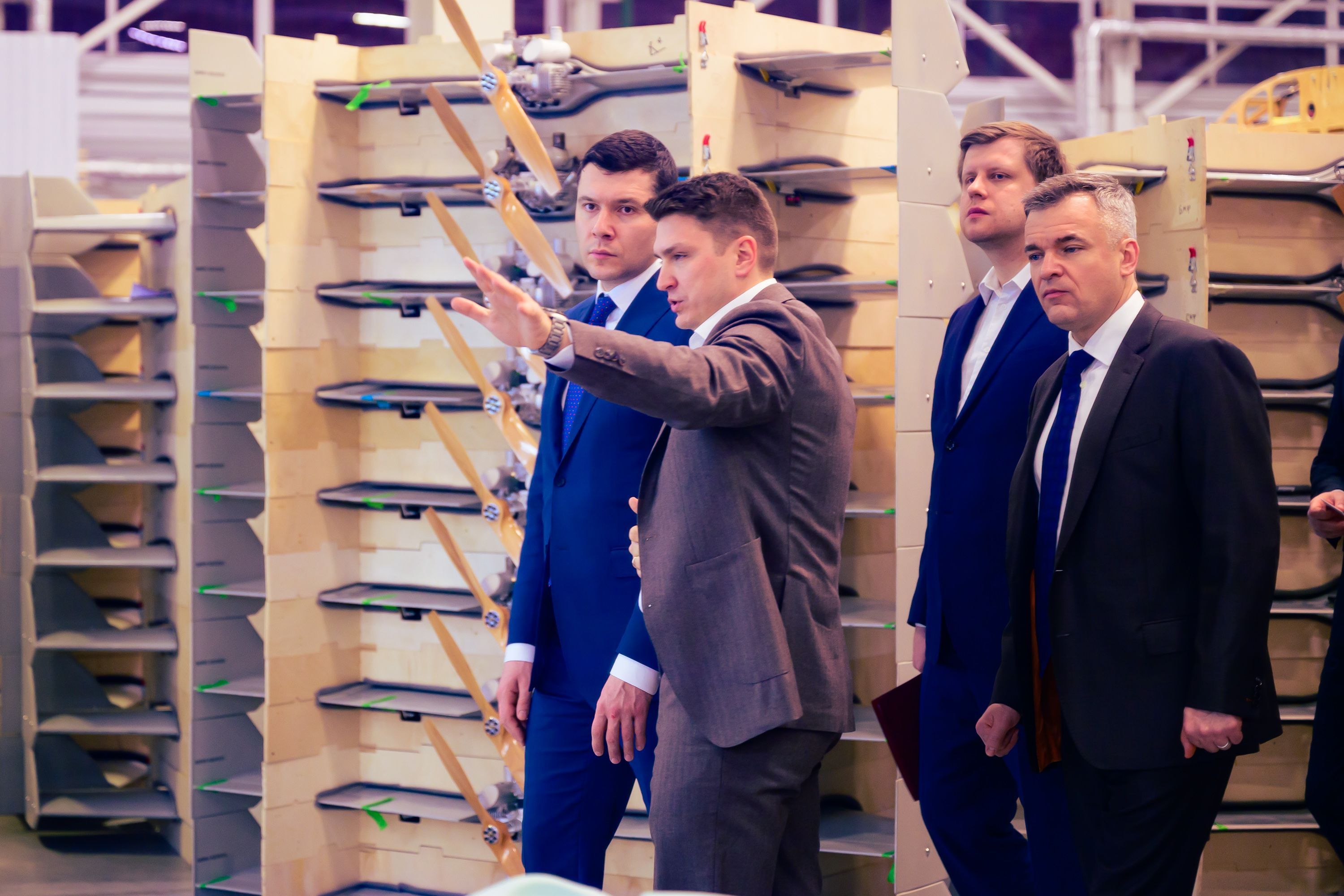 Minister of Industry and Trade Anton Alikhanov visited enterprises of the Rudnevo industrial park at SEZ "Technopolis Moscow"