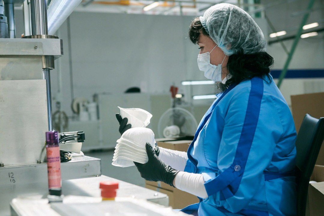 More than 900 thousand masks daily roll off the assembly line of the Technopolis Moscow SEZ
