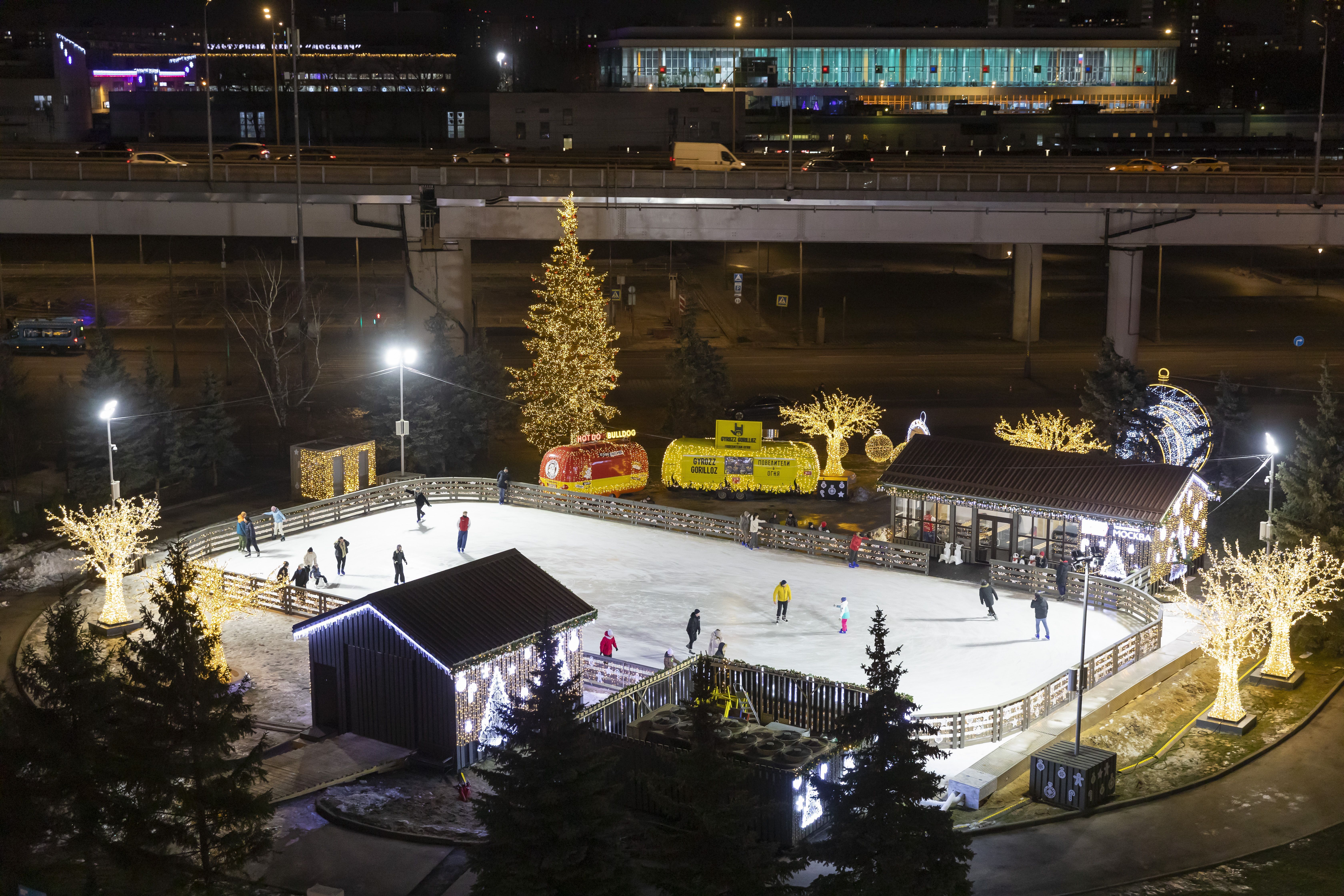 More than 10,500 people visited the free ice rink in Pechatniki