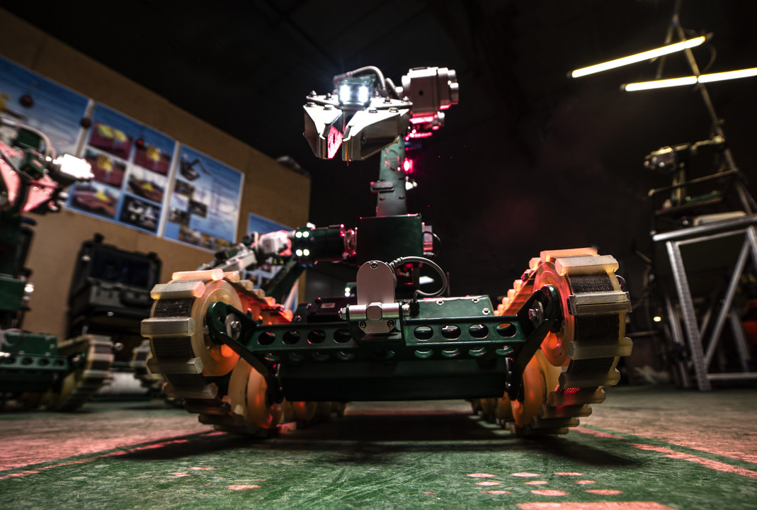 Resident of the SEZ Technopolis Moscow delivered sapper robots for law enforcement agencies