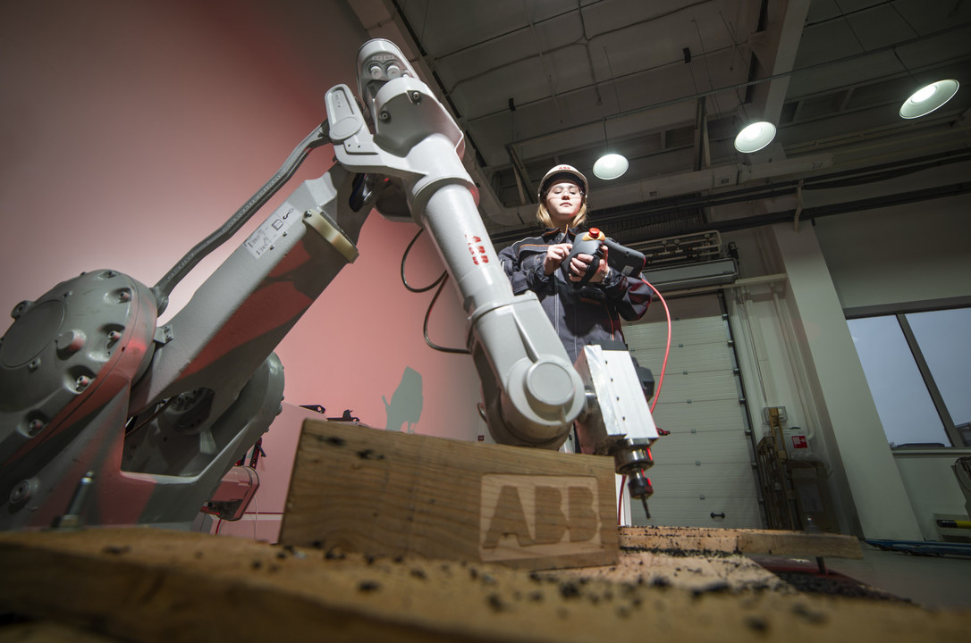 An open day was held at the Center for Industrial Robotics at the site of the SEZ Technopolis Moscow