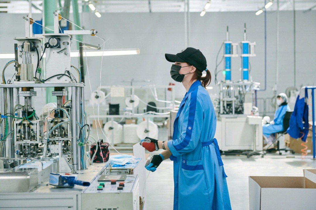 More than 900 thousand masks daily roll off the assembly line of the Technopolis Moscow SEZ