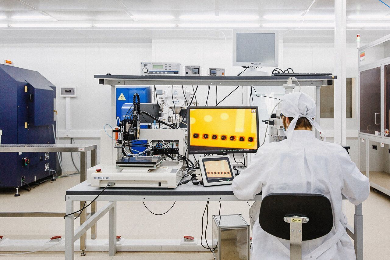 The first Russian photolithograph with a resolution of 350 nanometers was created at SEZ "Technopolis Moscow"