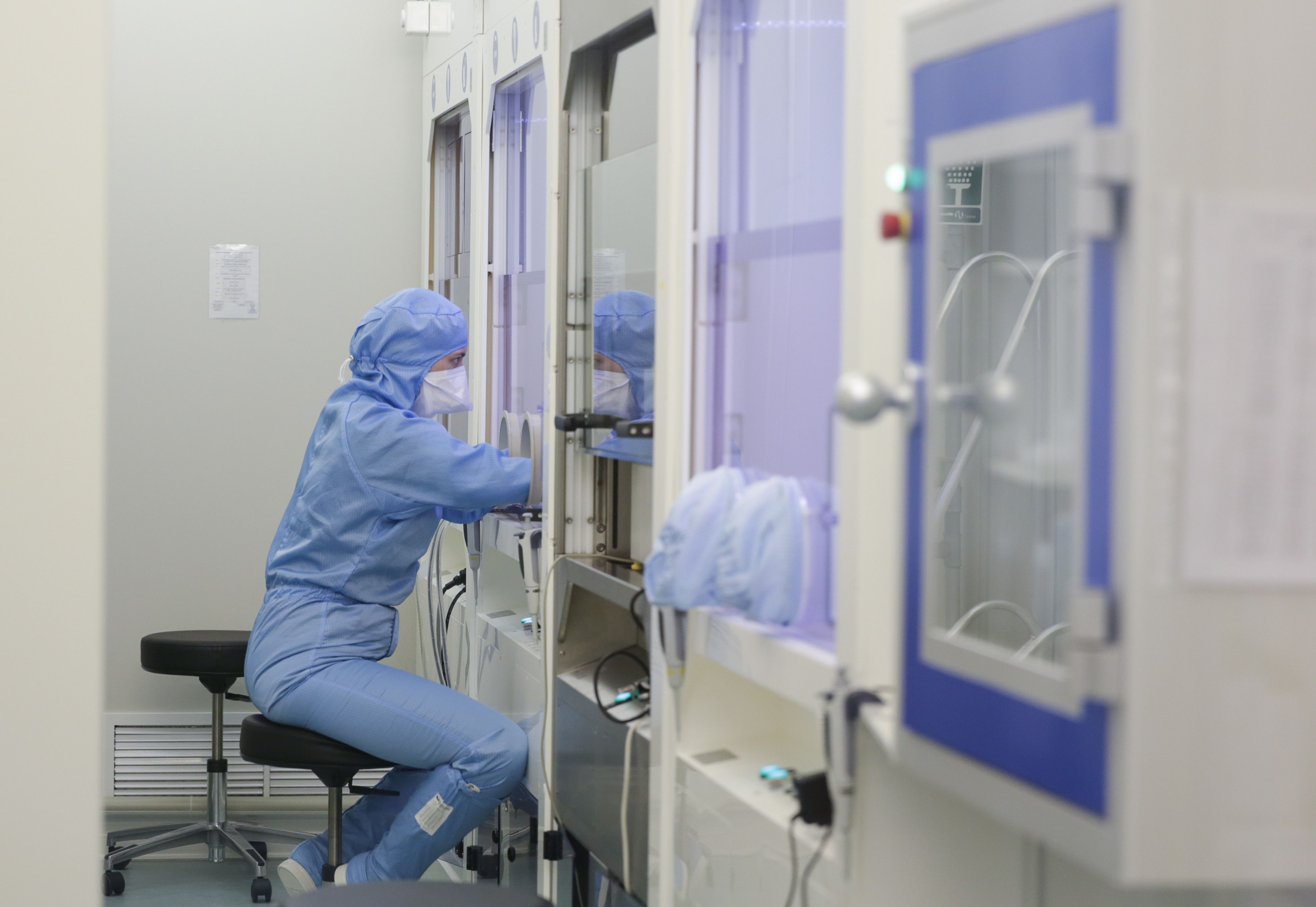 A resident of SEZ "Technopolis Moscow" is testing the first Russian 90 nm photoresist