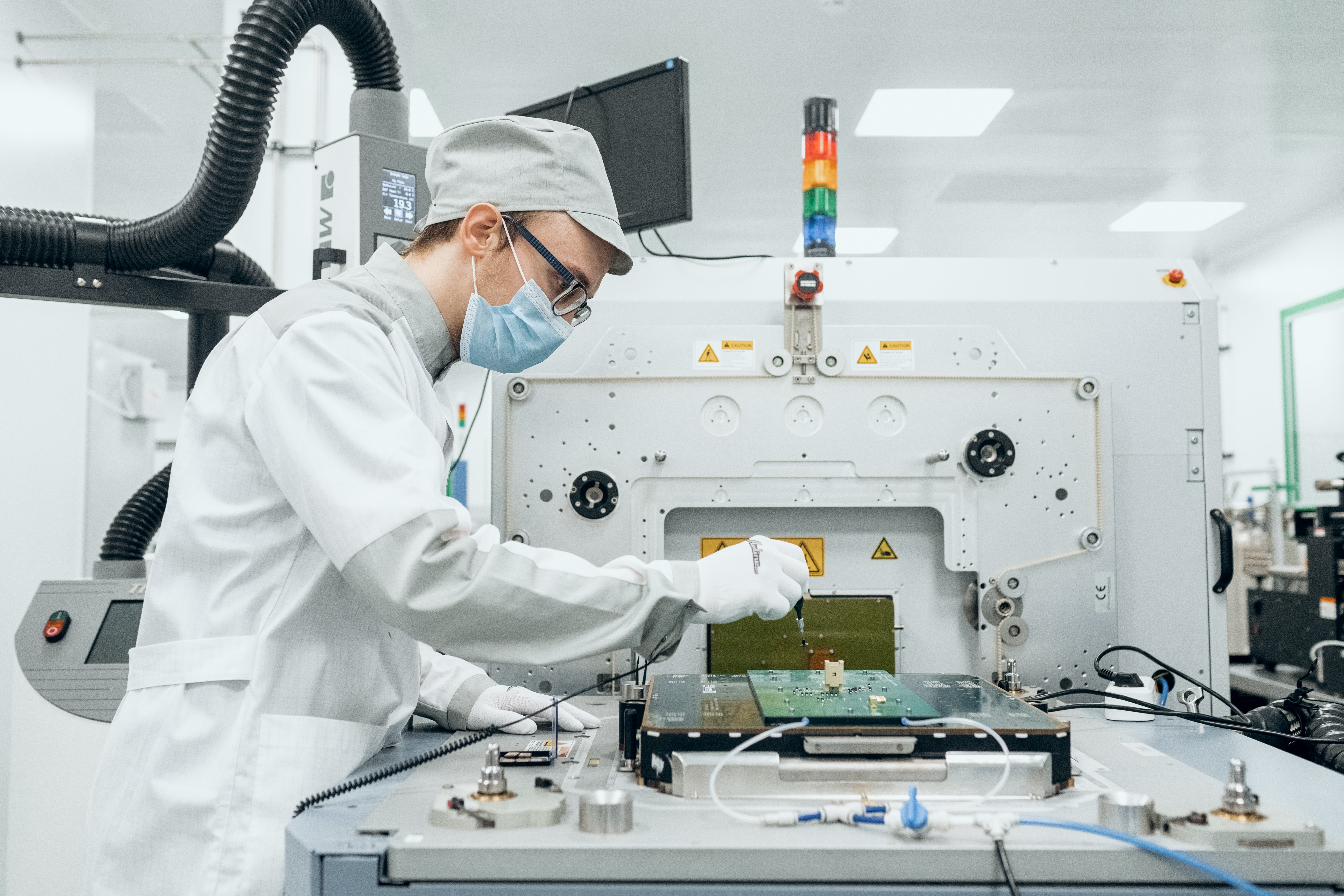 The production of microchips for industrial devices and robotics has begun in SEZ Technopolis Moscow