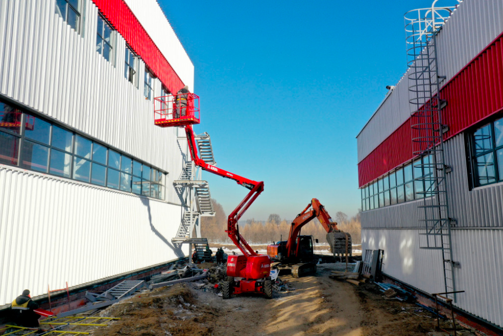 Domestic materials are used in the construction of the industrial park "Rudnevo"
