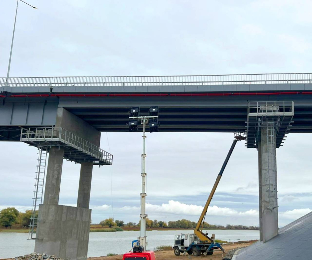A resident of the capital's special economic zone helped to reconstruct the Astrakhan bridge