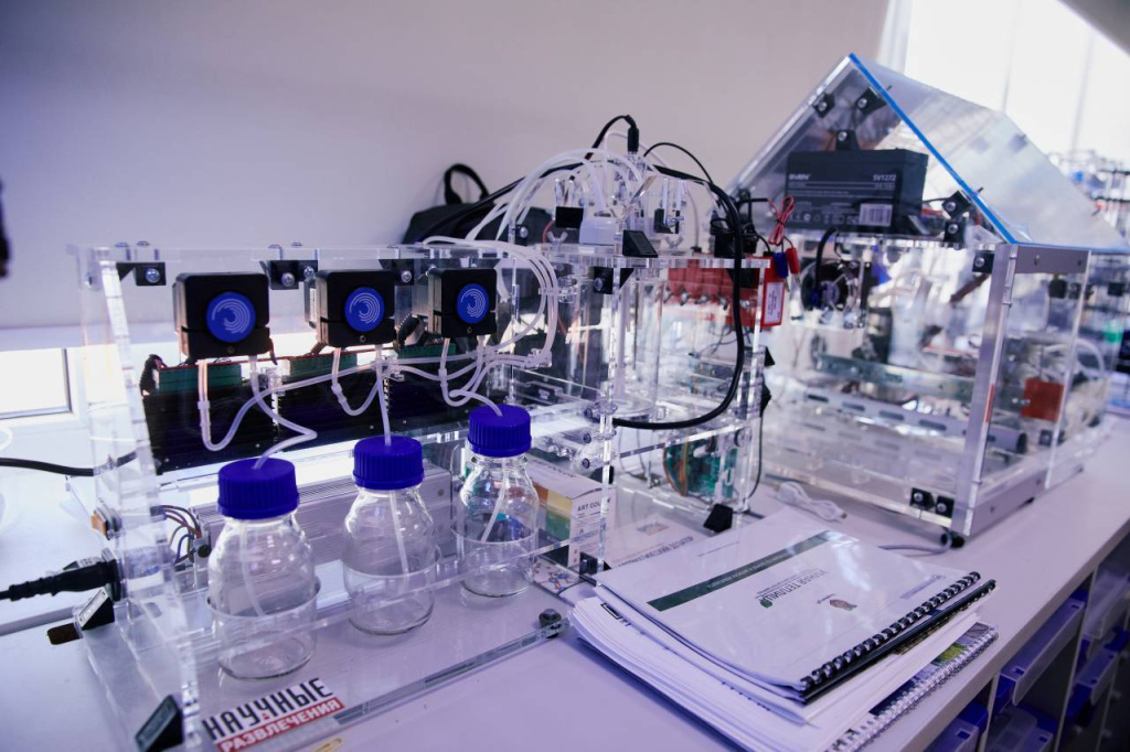 Technopolis Moscow SEZ resident has developed a desktop greenhouse with a mini-computer for children