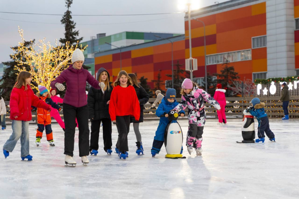 Two free ice rinks have opened in the Technopolis Moscow Special Economic Zone