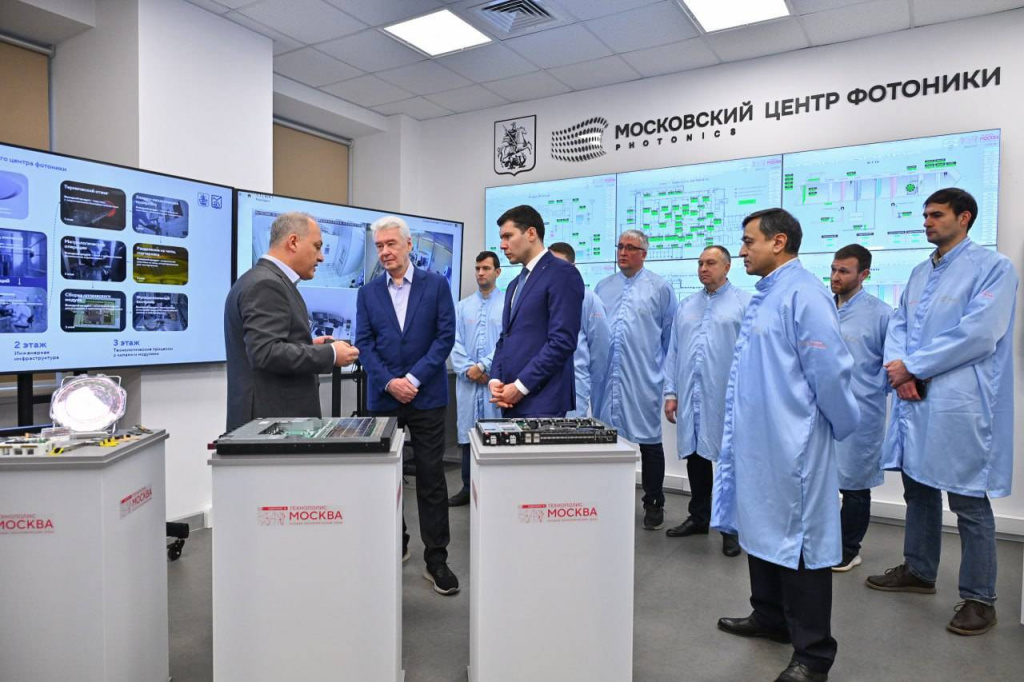 Sergei Sobyanin and Anton Alikhanov opened the Moscow Photonics Center in the Moscow Special Economic Zone (SEZ)