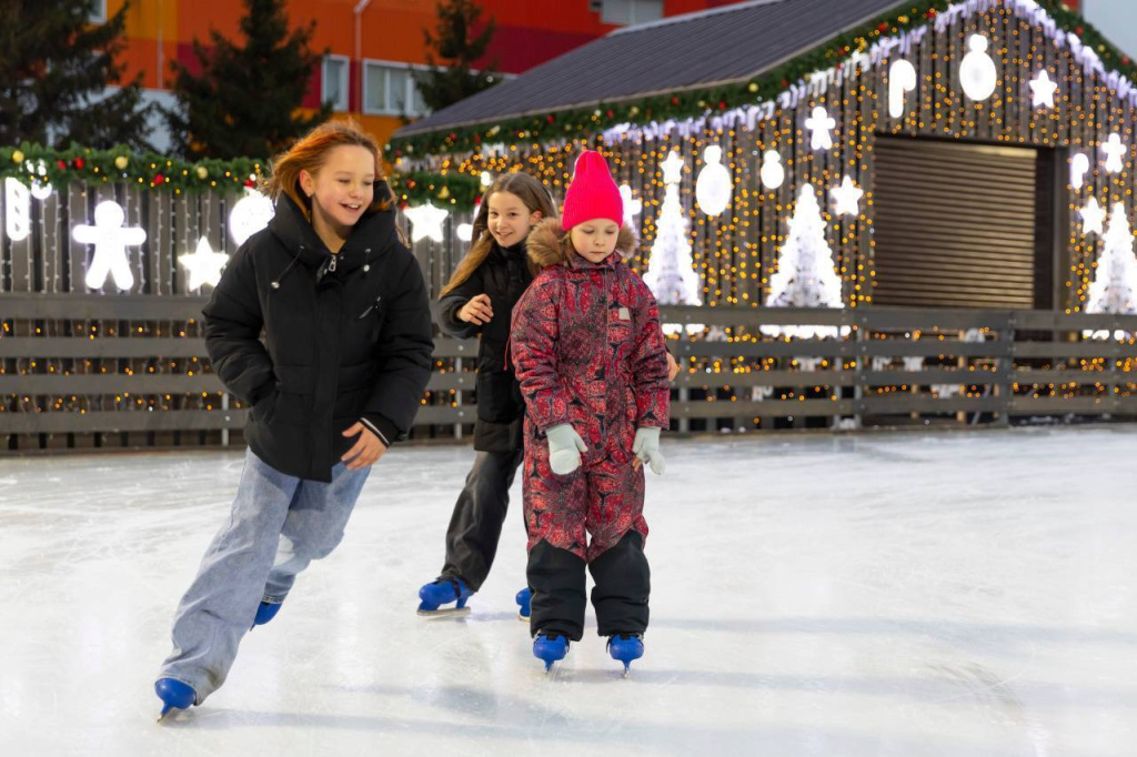 Two free ice rinks have opened in the Technopolis Moscow Special Economic Zone